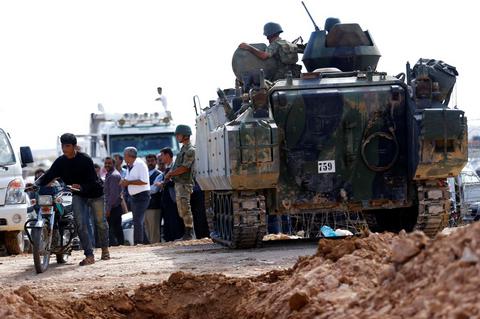 Σφοδρές μάχες Κούρδων με τζιχαντιστές στα σύνορα Συρίας-Τουρκίας