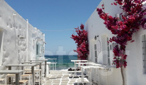 Το καλοκαίρι δεν τελειώνει στα ελληνικά νησιά: Μέχρι Νοέμβριο πάει η τουριστική σεζόν
