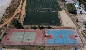 Πάρος: Πρόστιμο από την πολεοδομία για τον οικίσκο στο γήπεδο της Αλυκής