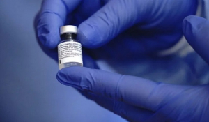 Κορωνοϊός - Έρευνα: Η 3η δόση του εμβολίου της Pfizer μειώνει έως και 93% τον κίνδυνο νοσηλείας