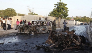 Πολύνεκρη βομβιστική επίθεση κατά εργαζομένων του ΟΗΕ στη Σομαλία