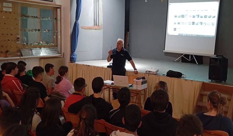 Νοτίο Αιγαίο: Στελέχη Αστυνομικών Υπηρεσιών πραγματοποίησαν διαλέξεις και ενημερωτικές δράσεις τον Μάιο 2025