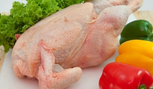 Διανομή νωπών προϊόντων ( κοτόπουλα )  στους ωφελούμενους του προγράμματος ΤΕΒΑ