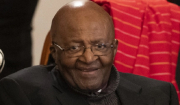 Ντέσμοντ Τούτου: Η Νότια Αφρική γιορτάζει τα 90α γενέθλια του νομπελίστα της Ειρήνης