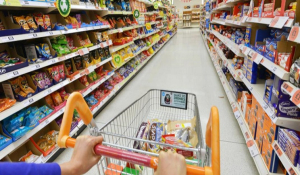 Σκρέκας: Έρχεται ρύθμιση για τις προσφορές στα σούπερ μάρκετ - Θα απαγορεύονται αν έχει προηγηθεί ανατίμηση στο προϊόν