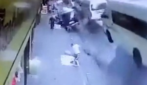 Γιοχάνεσμπουργκ: Η στιγμή της τρομακτικής υπόγειας έκρηξης - Μίνι βαν εκτοξεύτηκαν στον αέρα