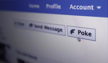 Facebook: Φέρνει πίσω το “Poke” – Κερδίζει έδαφος στους νέους