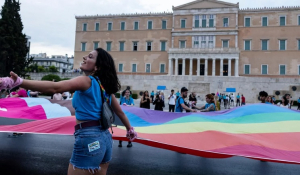 New York Times: Η Ελλάδα γίνεται η πρώτη ορθόδοξη χώρα που θα επιτρέψει τον γάμο ομοφύλων