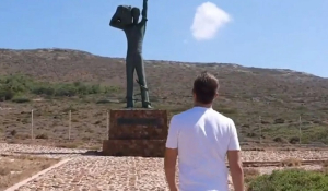 Ο Κασσελάκης «ξαναχτυπά» με βίντεο από την Μακρόνησο - Μηνύματα εντός και εκτός ΣΥΡΙΖΑ