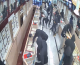 Απίστευτο βίντεο με τουλάχιστον 20 ληστές να σπάνε κοσμηματοπωλείο στην Καλιφόρνια και να αρπάζουν «λεία» 1,4 εκατ. ευρώ σε ένα λεπτό