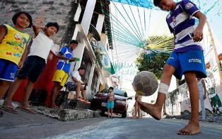 Φαβέλες - Βραζιλία: Η φτώχεια θέλει... Μουντιάλ