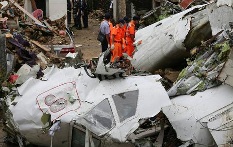 Συντριβή αεροσκάφους στην Ταϊβάν -Στους 48 οι νεκροί από τη νέα αεροπορική τραγωδία