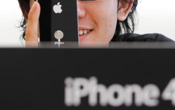 Αναφορές περί δεύτερης ηλεκτροπληξίας χρήστη iPhone 4