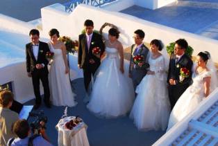 Η Σαντορίνη 2ος δημοφιλέστερος προορισμός για γαμήλια ταξίδια