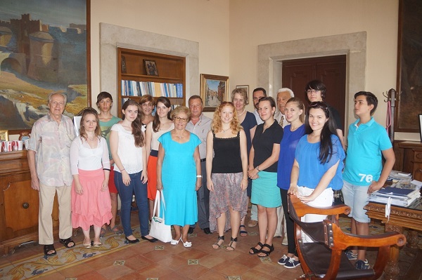Επίσκεψη στην Περιφέρεια Νοτίου Αιγαίου πραγματοποίησαν 8 μαθητές από την Αυστρία