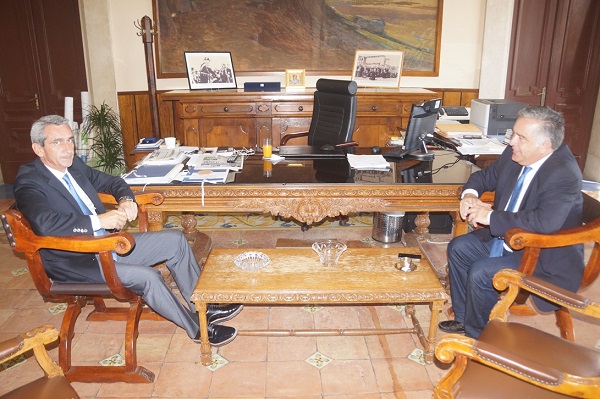 Συνάντηση του Περιφερειάρχη Νοτίου Αιγαίου κ. Γιώργου Χατζημάρκου με τον Βουλευτή Δωδεκανήσου κ. Βασίλη Υψηλάντη