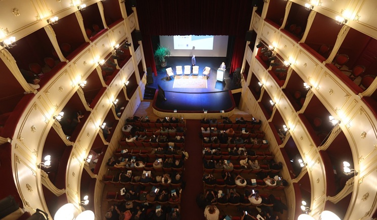 apollon theatre