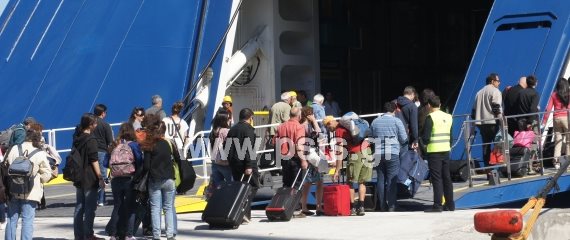 Αύξηση επιβατών τον Ιούλιο 2013 στο λιμάνι της Πάρου