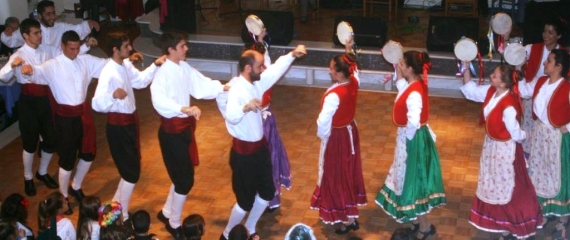 Η Νάουσα γλέντησε με πολύ χορό και αφιέρωμα στην ελληνόφωνη…Ταραντέλλα