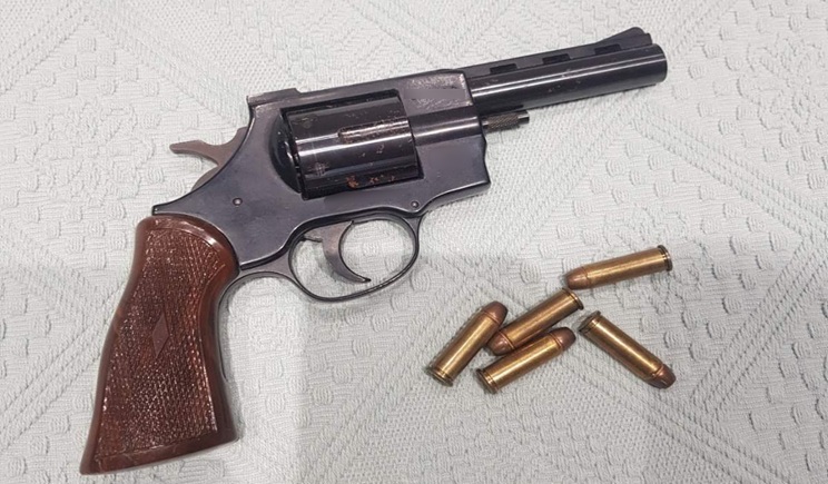 pistoli