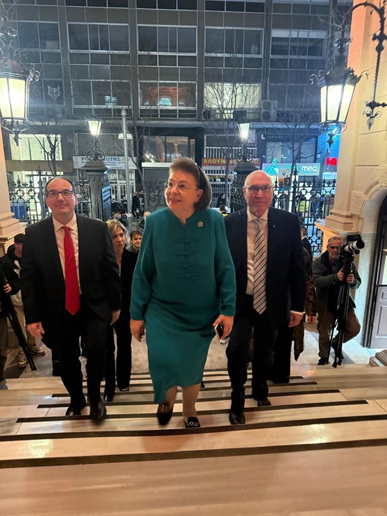 Η Λίνα Μενδώνη με τον διευθυντή του ΚΩΘ Γιώργο Ιούλιο Παπαδόπουλο και τον πρόεδρο ΔΣ του ΚΩΘ Νικόλαο Αβδελλά