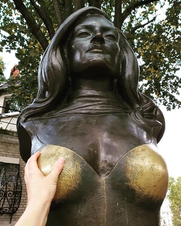 dalida statue xeri stithos