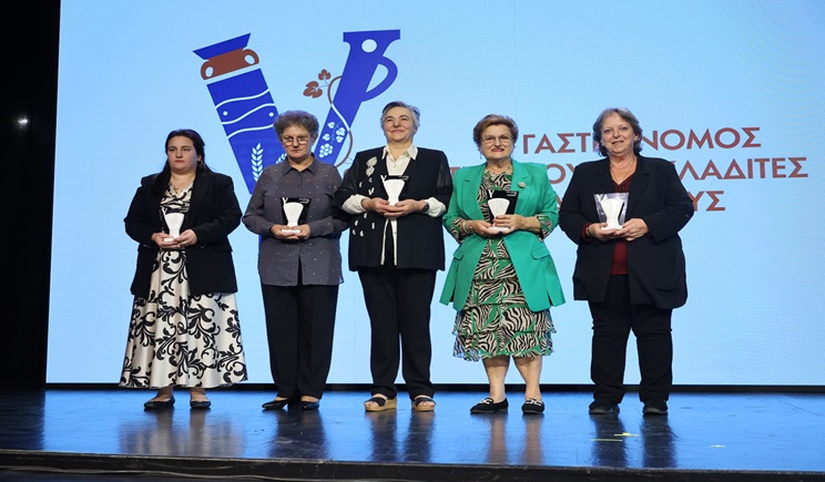 Special Award The 5 Cycladic Women Chefs Photo Nikos Kokkalias 