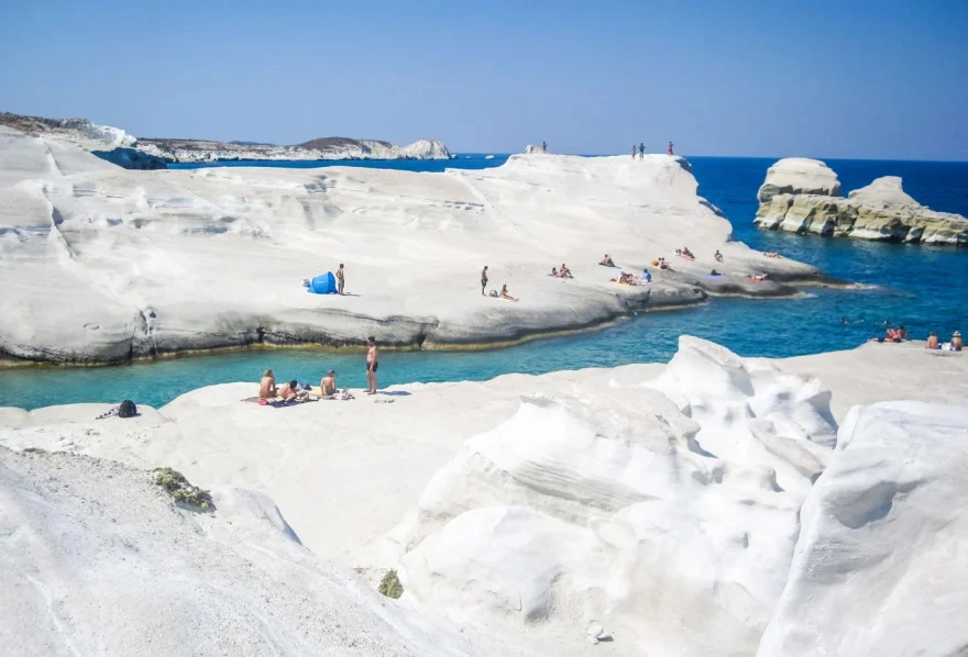 milos sarakiniko 3