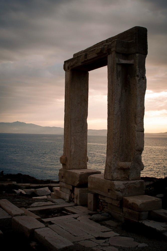 naxos portara