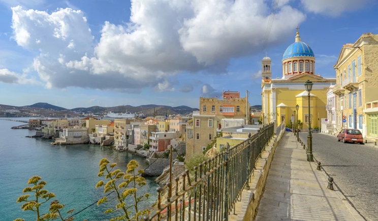 syros kagela spitia sta vraxia
