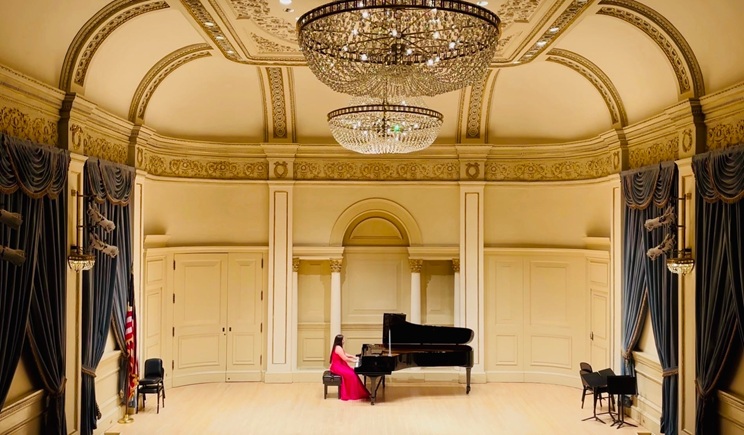 3. Η Εβελίνα στη θρυλική σκηνή του Carnegie Hall στη Νέα Υόρκη