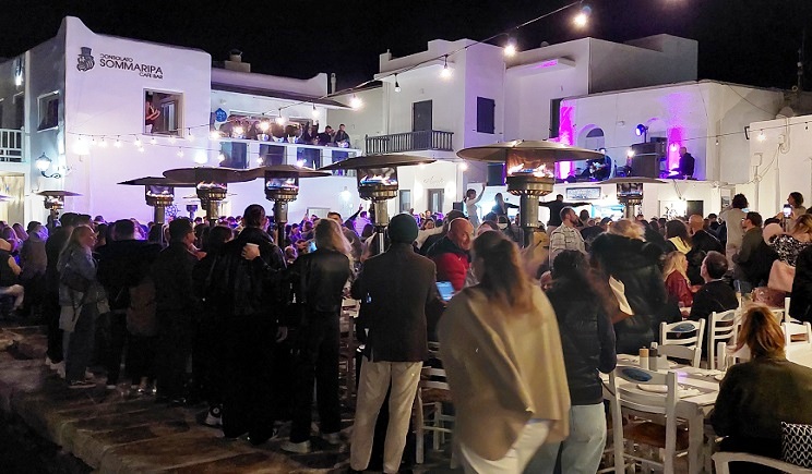 naoussa closing party 01