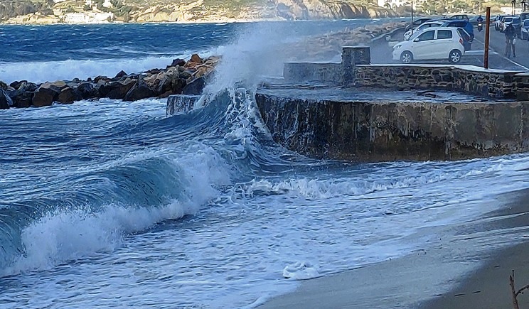 kakokairia paralia paroikias 23