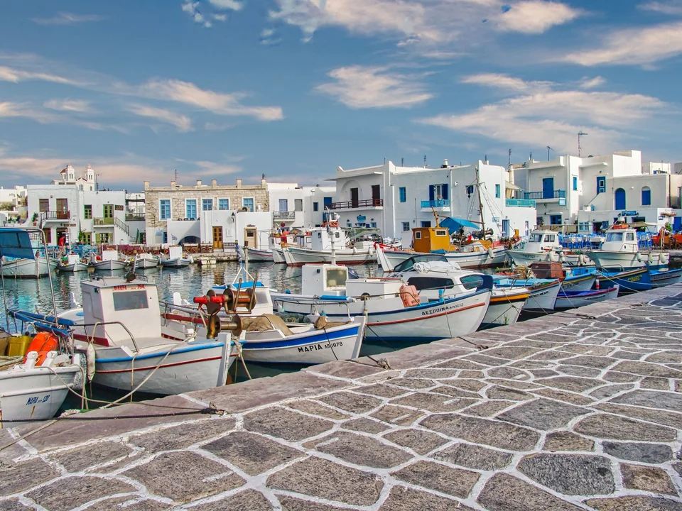 paros nisia.jpg