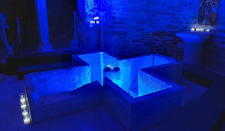 ekato vaptistirio synaulia 102