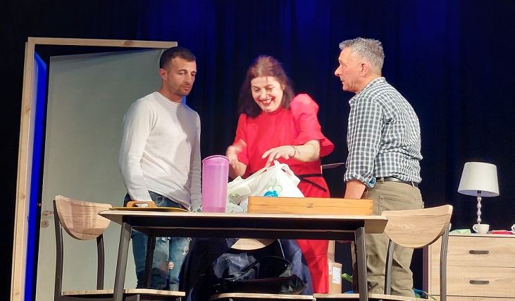 theatriki omada naoussas 106