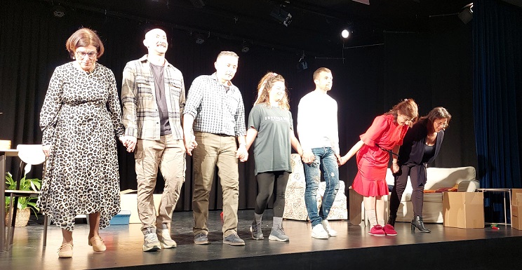 theatriki omada naoussas 107