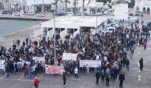 Πάρος – Σύμπτυξη σχολικών τμημάτων: Κορύφωση των κινητοποιήσεων με διαμαρτυρία στο λιμάνι της Παροικίας