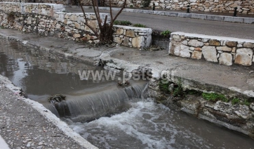 Πάρος: Ήπια αλλά σημαντική παρέμβαση στο ποτάμι της Νάουσας