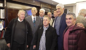 Εορταστικό κλίμα στο γραφείο του αναπληρωτή Υπουργού Αθλητισμού, Γιάννη Βρούτση, (Βίντεο)