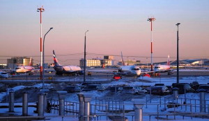 Ρωσία: Το μεγαλύτερο αεροδρόμιο της χώρας βγάζει σε «υποχρεωτική άδεια» το 20% του προσωπικού και «παγώνει» τις προσλήψεις