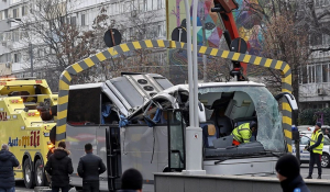 Ρουμανία: Εκτός ΜΕΘ η 30χρονη, ξέφυγαν από τον κίνδυνο οι 16 τραυματίες από το δυστύχημα στο Βουκουρέστι