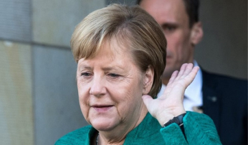 Ικανοποίηση Μέρκελ για Brexit: Ιστορικής σημασίας συμφωνία