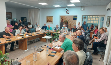 Πάρος: Διαξιφισμοί και αντιπαραθέσεις στο Δ.Σ. του Δήμου για το ζήτημα της μαρίνας της Νάουσας