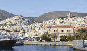 Πτώση οχήματος άνευ επιβαινόντων στη Σύρο