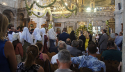 Πάρος: Λαμπρότητα και κατάνυξη στον Ιερό Ναό Παναγίας Εκατονταπυλιανής το βράδυ της παραμονής του Δεκαπενταύγουστου