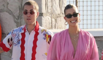 Justin και Hailey Biber: Οι glamour εμφανίσεις τους στην Πάρο και στα ελληνικά νησιά