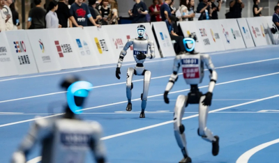 Ημιμαραθώνιος του Πεκίνου: Άνθρωποι και ρομπότ σε παράλληλη κούρσα (βίντεο)
