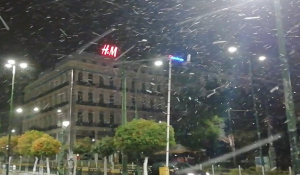 Πυκνή χιονόπτωση στο κέντρο του Πειραιά!