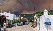 Ρόδος: Μαίνεται ανεξέλεγκτη η φωτιά - Εκκενώθηκαν τρία χωριά και ένα ξενοδοχείο